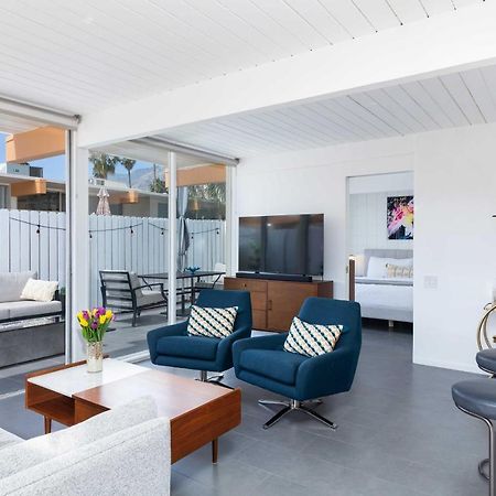 Mid-Century Palm Springs Bungalow With Patio! Exterior photo
