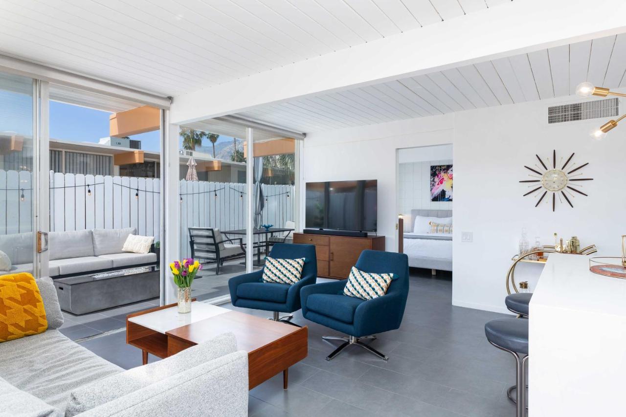 Mid-Century Palm Springs Bungalow With Patio! Exterior photo
