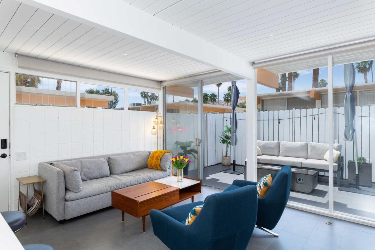Mid-Century Palm Springs Bungalow With Patio! Exterior photo