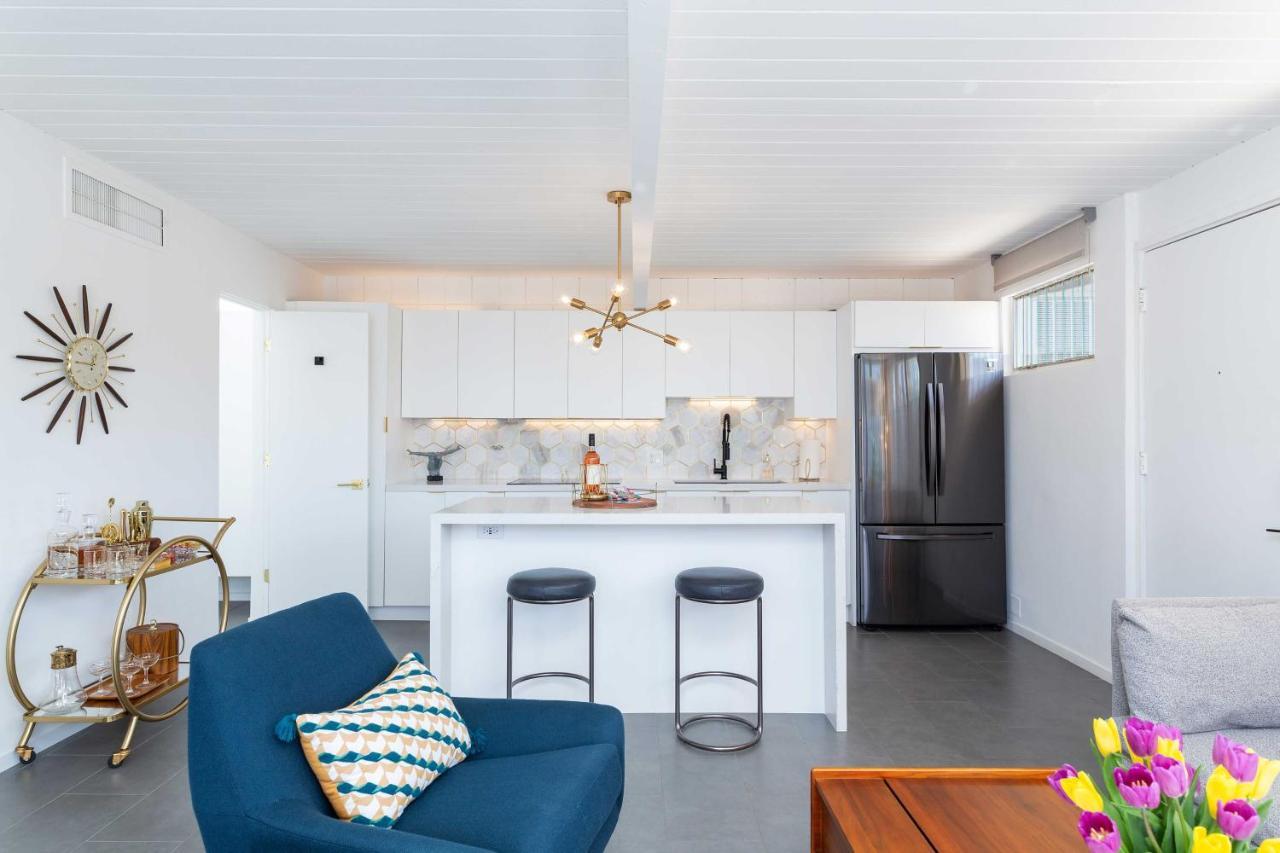 Mid-Century Palm Springs Bungalow With Patio! Exterior photo